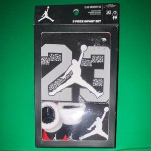 NWT INFANTS JORDAN 3PC GIFT BOXED SET SZ 0-6M